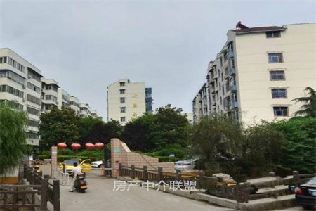 龙城华庭1室1卫46㎡现房简单装修20万